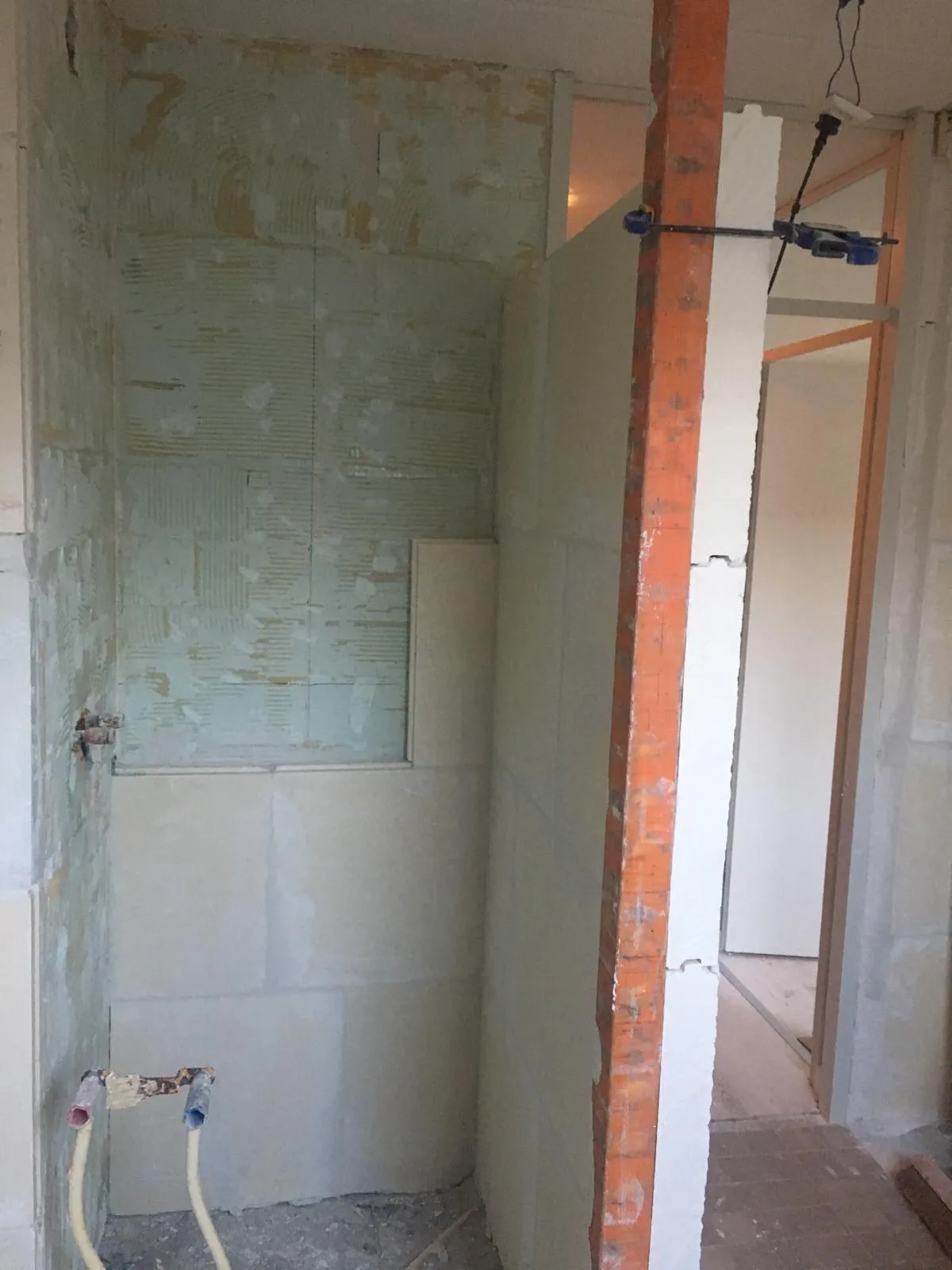 Verbouwing in uitvoering — wanden en installaties